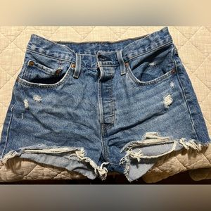 Women’s Levi denim shorts